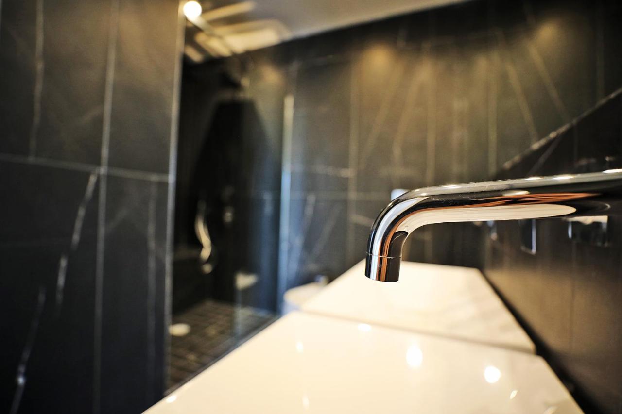 President Plaza Vip Suite Spa By Babylon Stay Neapel Exteriör bild