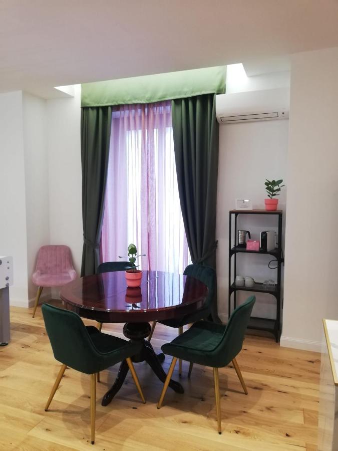 President Plaza Vip Suite Spa By Babylon Stay Neapel Exteriör bild
