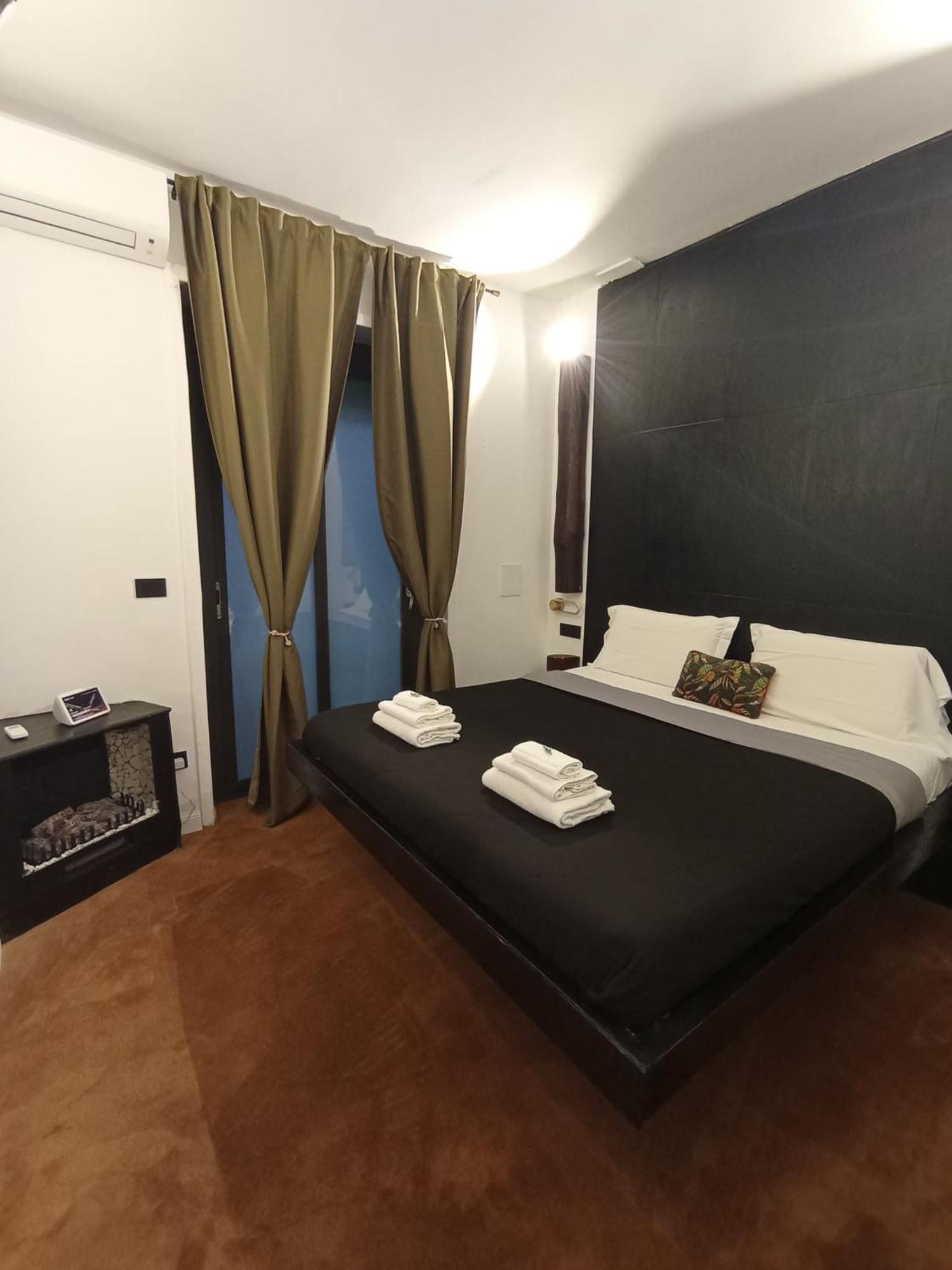 President Plaza Vip Suite Spa By Babylon Stay Neapel Exteriör bild