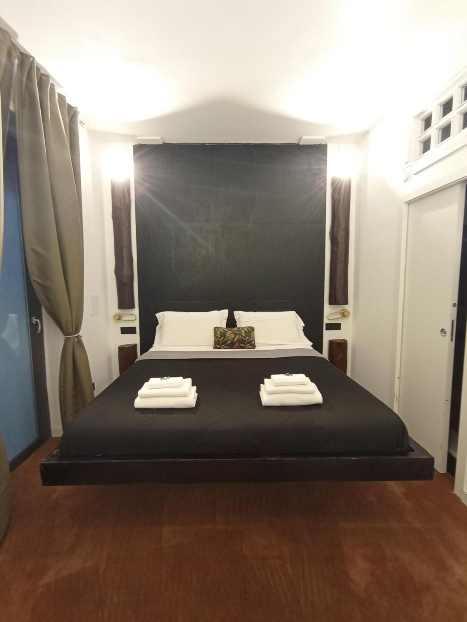 President Plaza Vip Suite Spa By Babylon Stay Neapel Exteriör bild