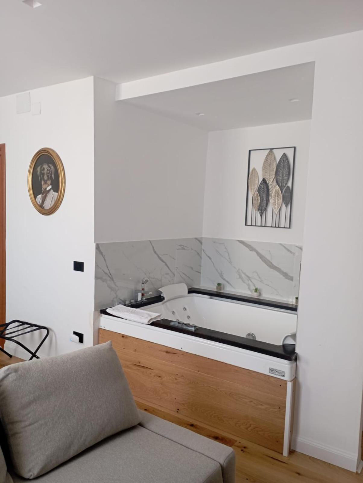 President Plaza Vip Suite Spa By Babylon Stay Neapel Exteriör bild