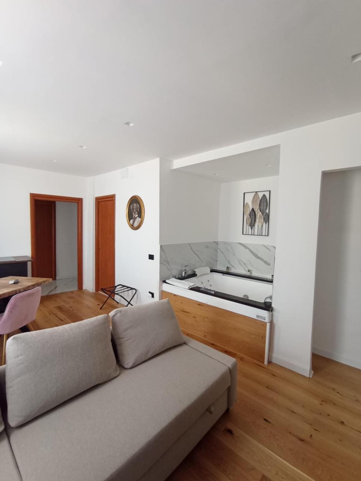 President Plaza Vip Suite Spa By Babylon Stay Neapel Exteriör bild