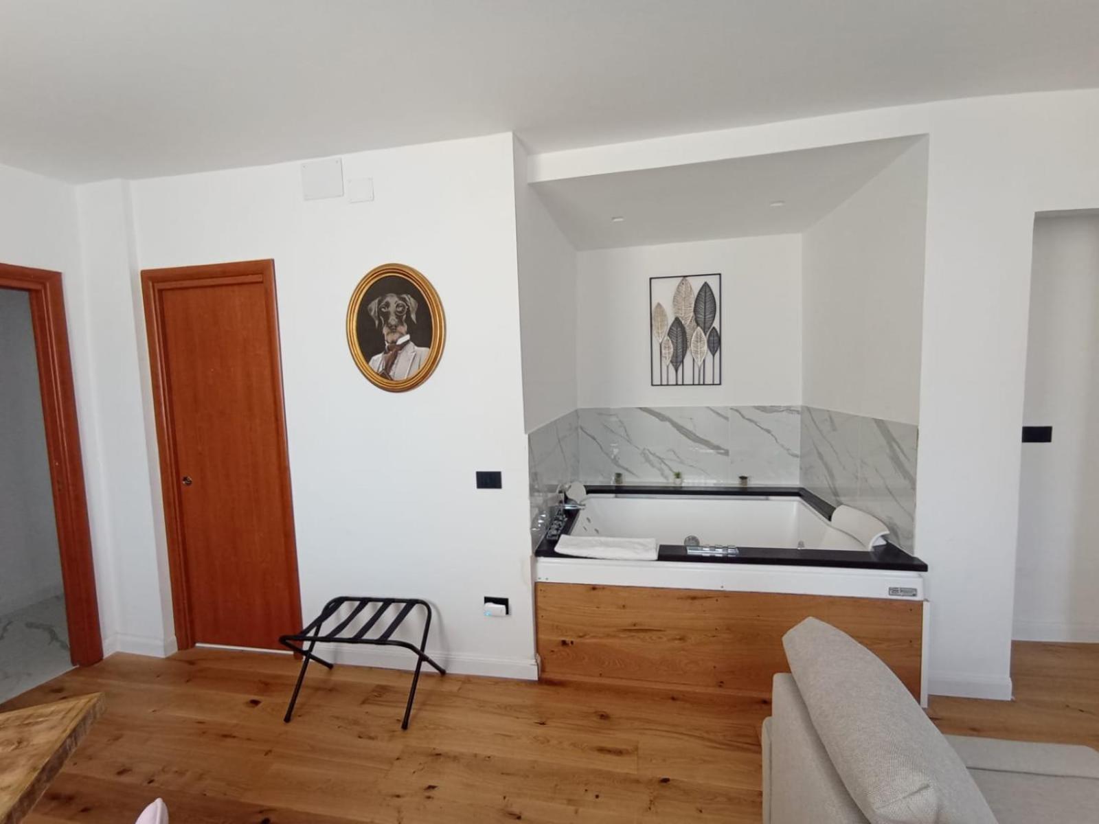 President Plaza Vip Suite Spa By Babylon Stay Neapel Exteriör bild