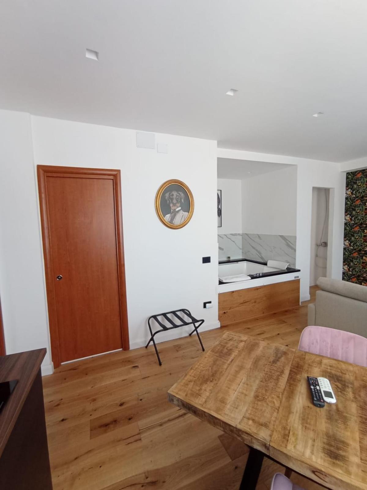 President Plaza Vip Suite Spa By Babylon Stay Neapel Exteriör bild