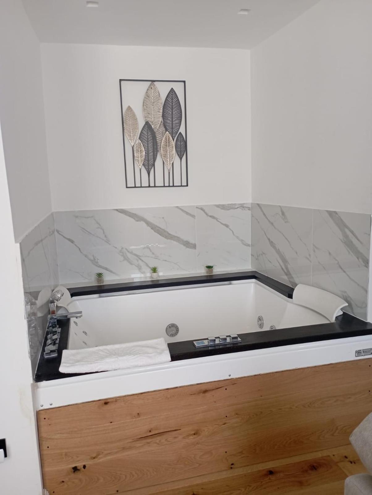 President Plaza Vip Suite Spa By Babylon Stay Neapel Exteriör bild