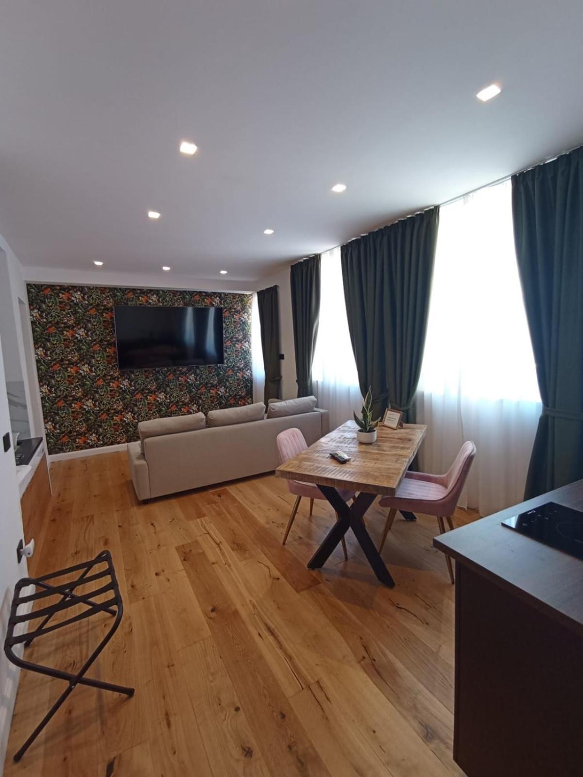 President Plaza Vip Suite Spa By Babylon Stay Neapel Exteriör bild