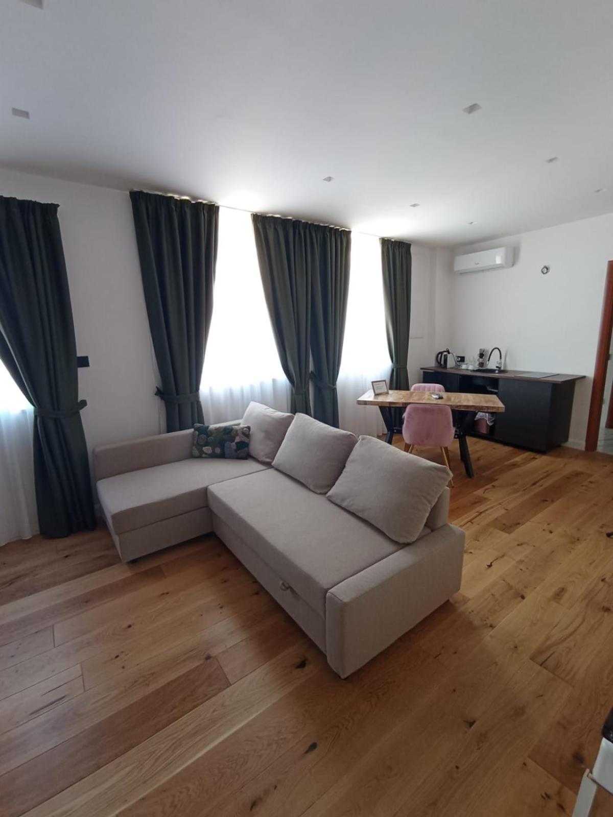 President Plaza Vip Suite Spa By Babylon Stay Neapel Exteriör bild