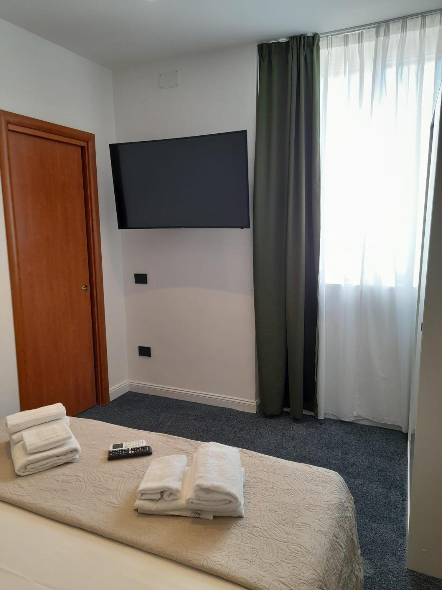 President Plaza Vip Suite Spa By Babylon Stay Neapel Exteriör bild