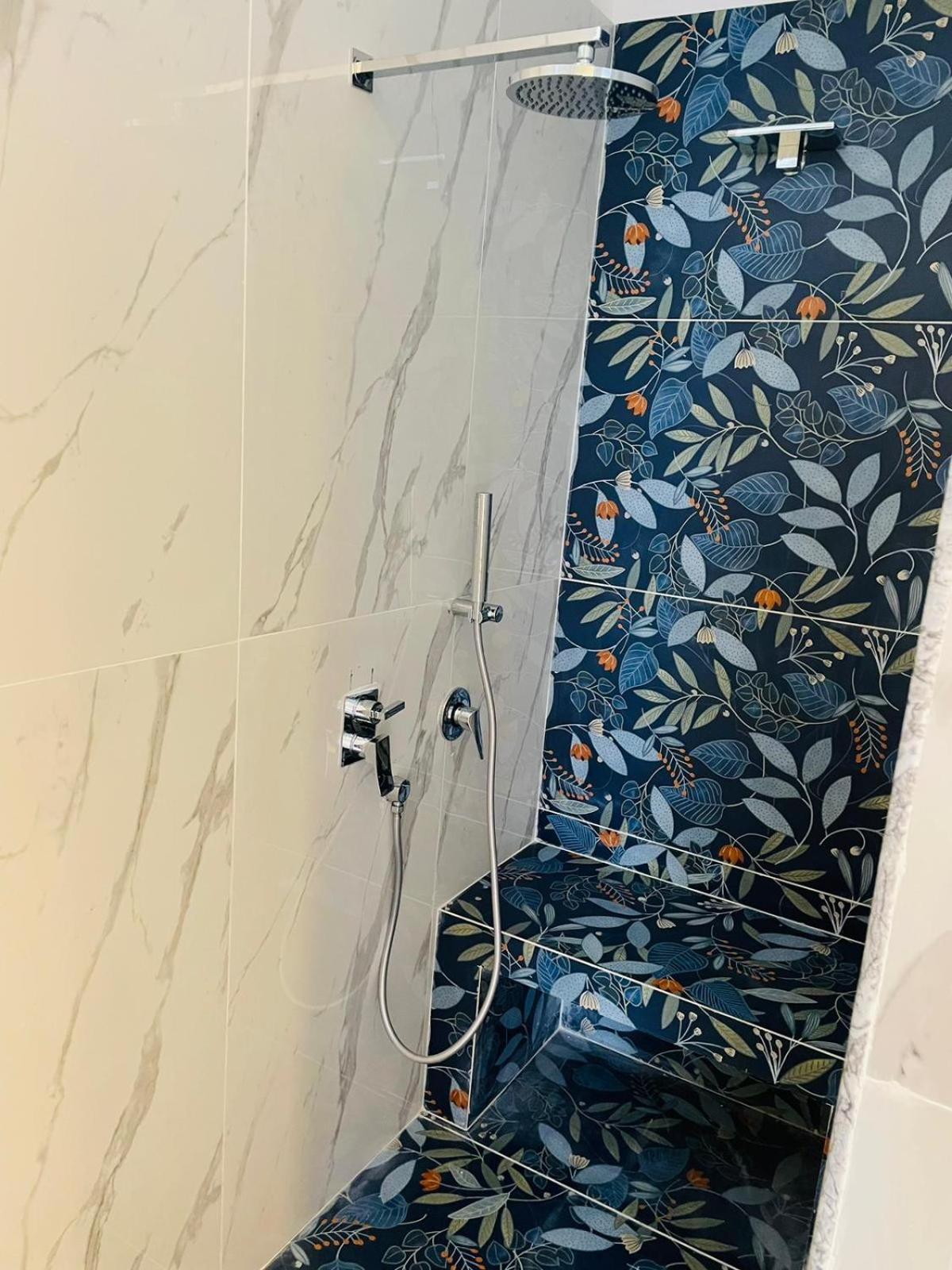 President Plaza Vip Suite Spa By Babylon Stay Neapel Exteriör bild